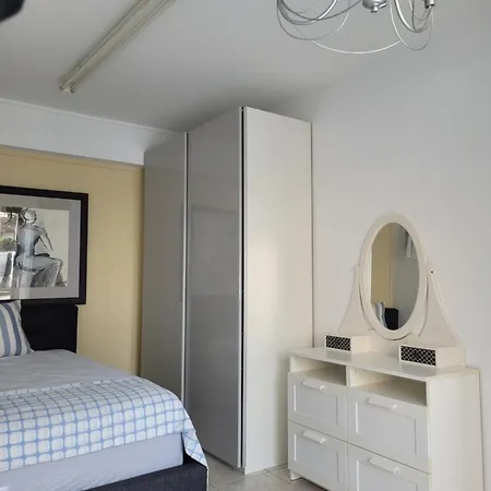 Apartment Urban Oasis